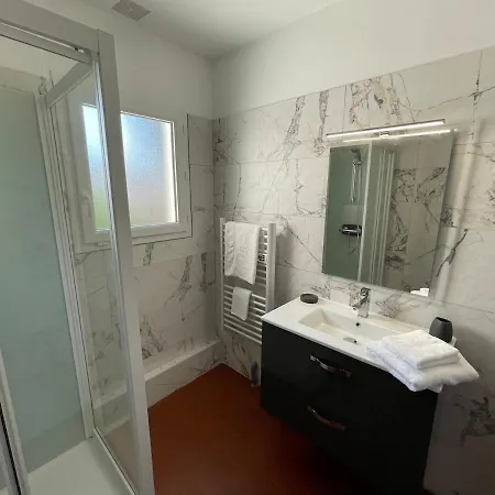 2 Plages Avec Jacuzzi Privee A 600m De La